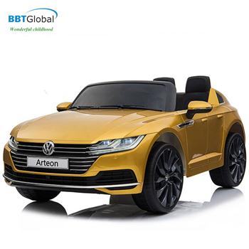 Ô tô điện Volkswagen Arteon bản quyền sơn vàng Arteon-V