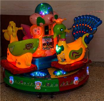 Đu quay điện nhập khẩu 3 chỗ DQ-1096