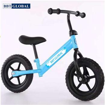 Xe thăng bằng cho bé BBT Global Q8 màu xanh