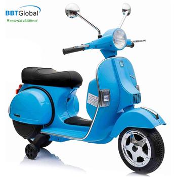 Xe máy điện trẻ em bản quyền Vespa PX150 màu xanh