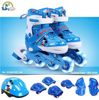 Bộ giày trượt patin gồm mũ và bảo vệ chuột Mickey DCB61037-A8
